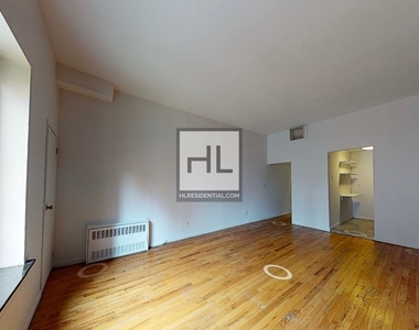 East 80th Street - Photo Thumbnail 1