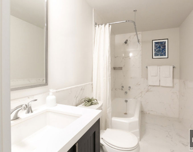 West 34th Street - Photo Thumbnail 1