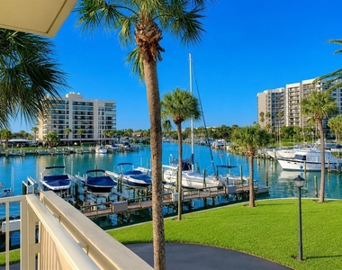 1621 Gulf Boulevard - Photo Thumbnail 4