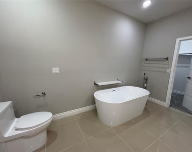 2045 Greenbriar Terrace - Photo Thumbnail 29