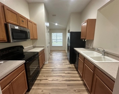 14757 Wake Robin Drive - Photo Thumbnail 2