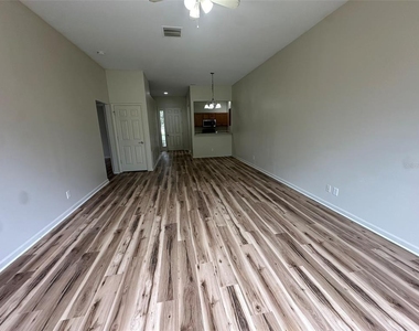 14757 Wake Robin Drive - Photo Thumbnail 3