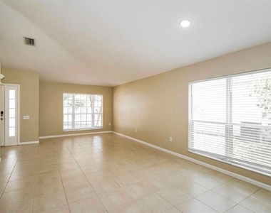 1258 Merrimack Drive - Photo Thumbnail 3