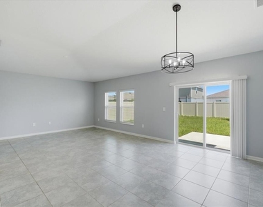 1033 Holden Way - Photo Thumbnail 16