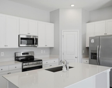 1033 Holden Way - Photo Thumbnail 9
