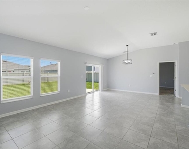 1033 Holden Way - Photo Thumbnail 8