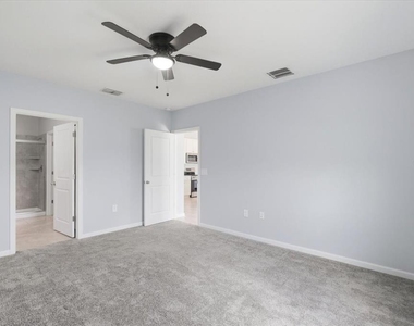 1033 Holden Way - Photo Thumbnail 18
