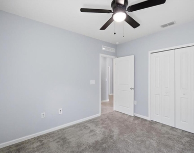 1033 Holden Way - Photo Thumbnail 27