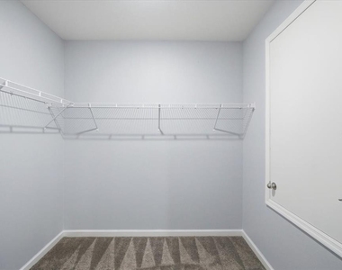 1033 Holden Way - Photo Thumbnail 22