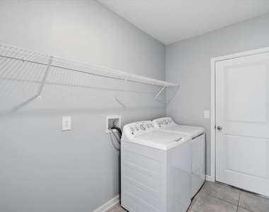 1033 Holden Way - Photo Thumbnail 29