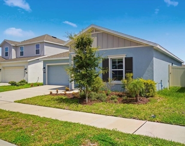 1033 Holden Way - Photo Thumbnail 2