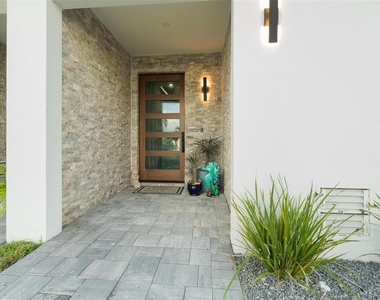 187 145th Avenue E - Photo Thumbnail 6
