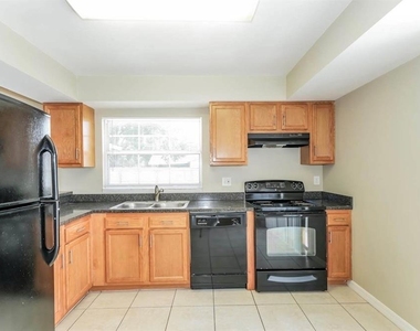 10536 Chadbourne Drive - Photo Thumbnail 9