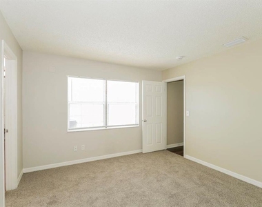 10536 Chadbourne Drive - Photo Thumbnail 3