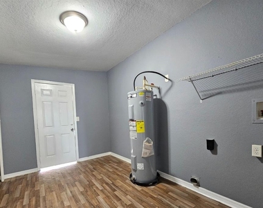 2431 Cannon Street - Photo Thumbnail 11