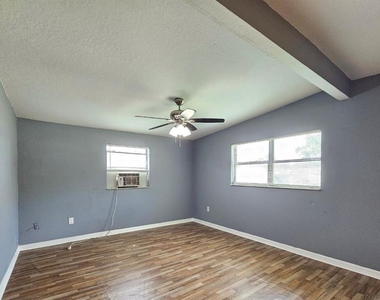 2431 Cannon Street - Photo Thumbnail 7