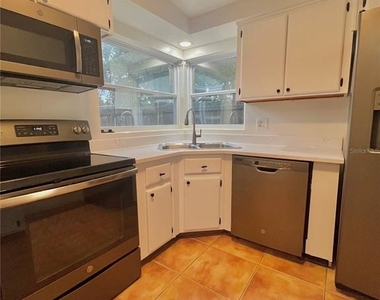 1390 Satsuma Street - Photo Thumbnail 4