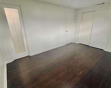 1390 Satsuma Street - Photo Thumbnail 8