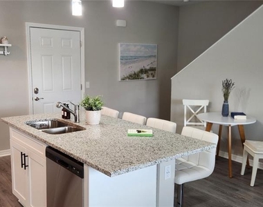 2101 Sebring Place - Photo Thumbnail 16