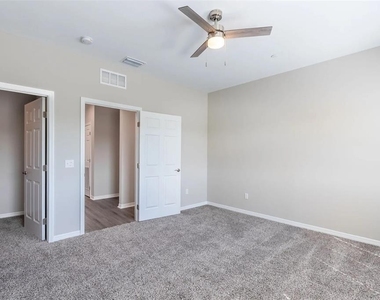 2101 Sebring Place - Photo Thumbnail 15