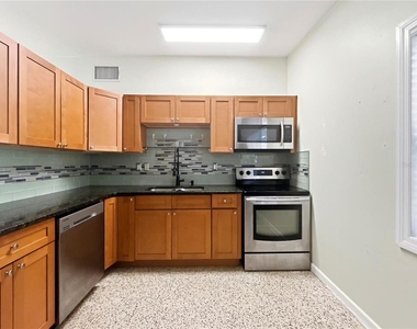 921 6th Avenue Nw - Photo Thumbnail 6