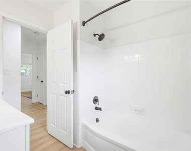 2117 N Hercules Avenue - Photo Thumbnail 17