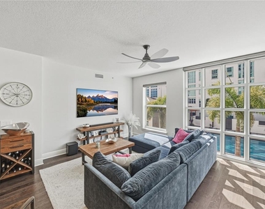 1227 E Madison Street - Photo Thumbnail 11