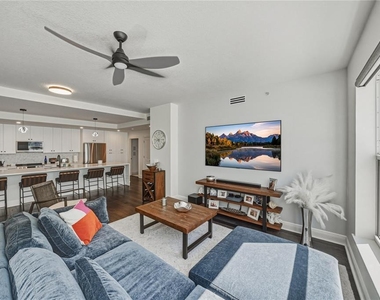 1227 E Madison Street - Photo Thumbnail 13