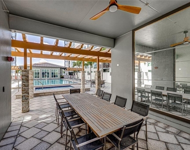 1227 E Madison Street - Photo Thumbnail 51