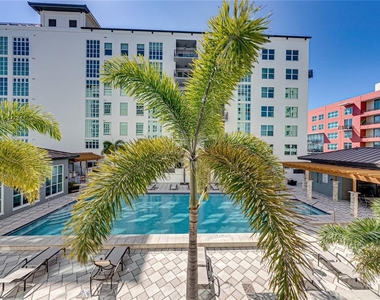 1227 E Madison Street - Photo Thumbnail 42