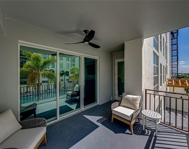 1227 E Madison Street - Photo Thumbnail 39
