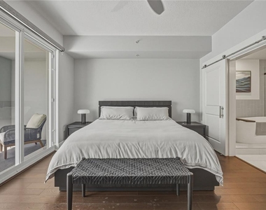 1227 E Madison Street - Photo Thumbnail 17
