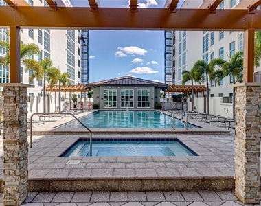 1227 E Madison Street - Photo Thumbnail 50
