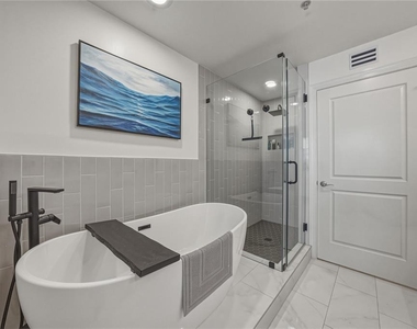 1227 E Madison Street - Photo Thumbnail 25
