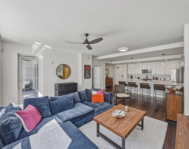 1227 E Madison Street - Photo Thumbnail 15