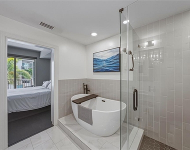 1227 E Madison Street - Photo Thumbnail 27