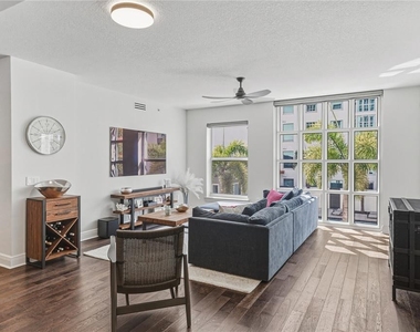 1227 E Madison Street - Photo Thumbnail 10