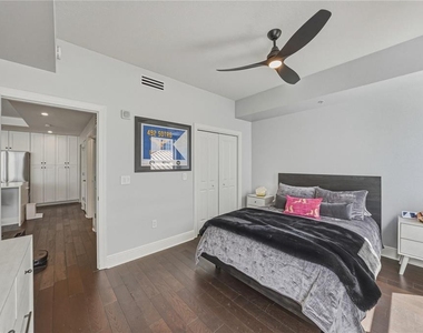 1227 E Madison Street - Photo Thumbnail 30