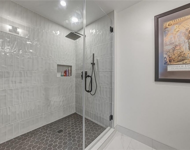 1227 E Madison Street - Photo Thumbnail 35
