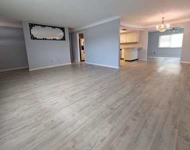 13425 86th Avenue - Photo Thumbnail 2