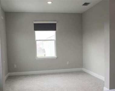 2471 Warren Acres Boulevard - Photo Thumbnail 32