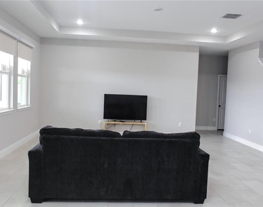 2471 Warren Acres Boulevard - Photo Thumbnail 12