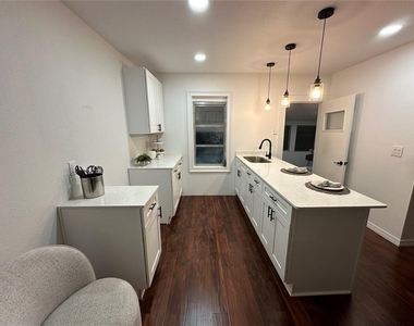 6506 N Wellington Avenue - Photo Thumbnail 9