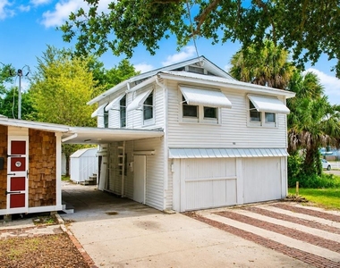 6506 N Wellington Avenue - Photo Thumbnail 1