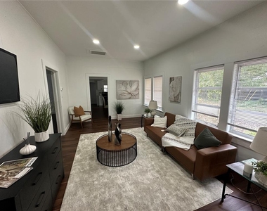 6506 N Wellington Avenue - Photo Thumbnail 11