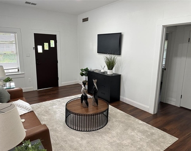 6506 N Wellington Avenue - Photo Thumbnail 12