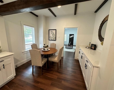 6506 N Wellington Avenue - Photo Thumbnail 14