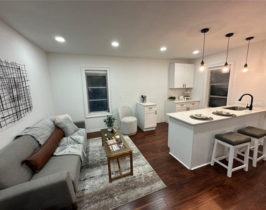 6506 N Wellington Avenue - Photo Thumbnail 10
