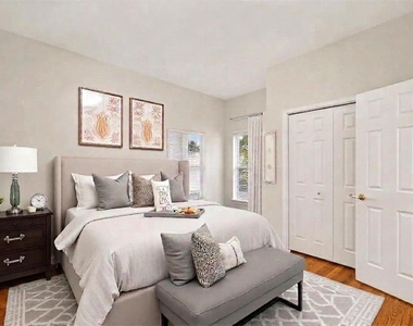 10245 Devonshire Lake Drive - Photo Thumbnail 12