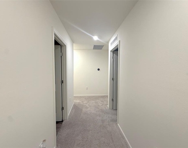 1242 Chester Avenue - Photo Thumbnail 10